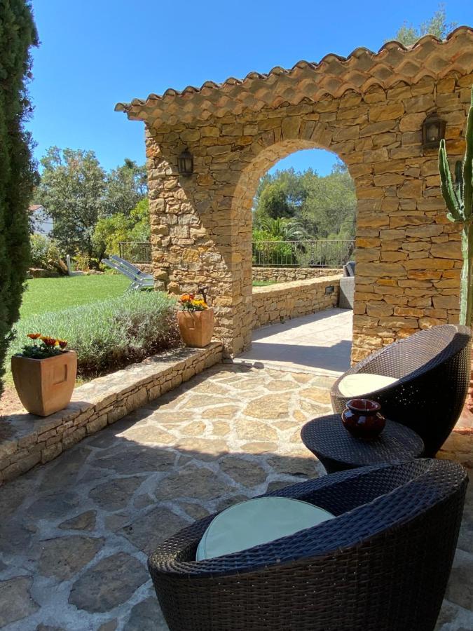 Une Pause En Provence Le Beausset Εξωτερικό φωτογραφία